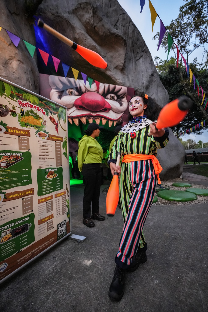 Más de 4.500 almas gritaron y vivieron la apertura de la temporada del terror en Bogotá gracias a Mundo Aventura