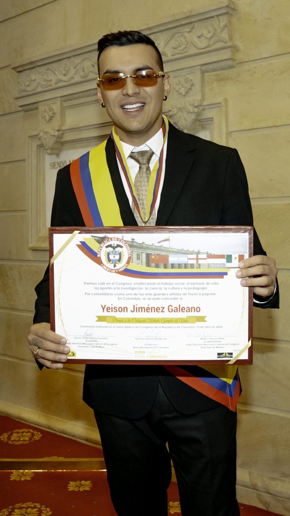 Yeison Jiménez es condecorado en el Congreso de la República como Artista Ejemplo de Vida del Año 2023