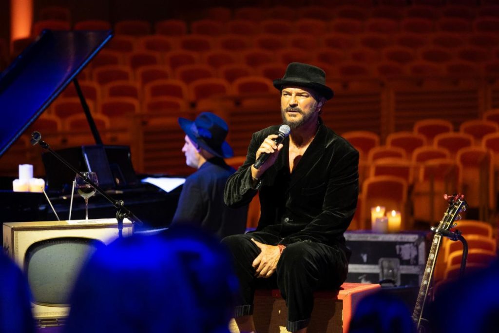 Ricardo Arjona lanza serie de videos en vivo de su exitoso álbum «Seco»