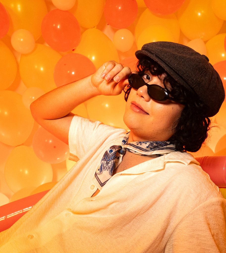 Andrey Serrano: el pop amarillo que nace de la verdad y vibra con la luz del norte