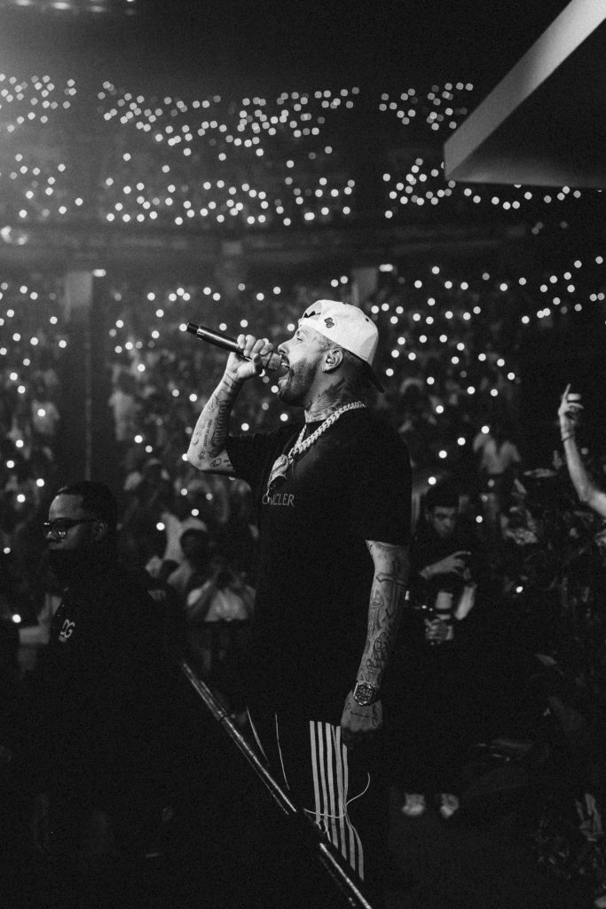 NICKY JAM BAD BUNNY COMUNICACIONES