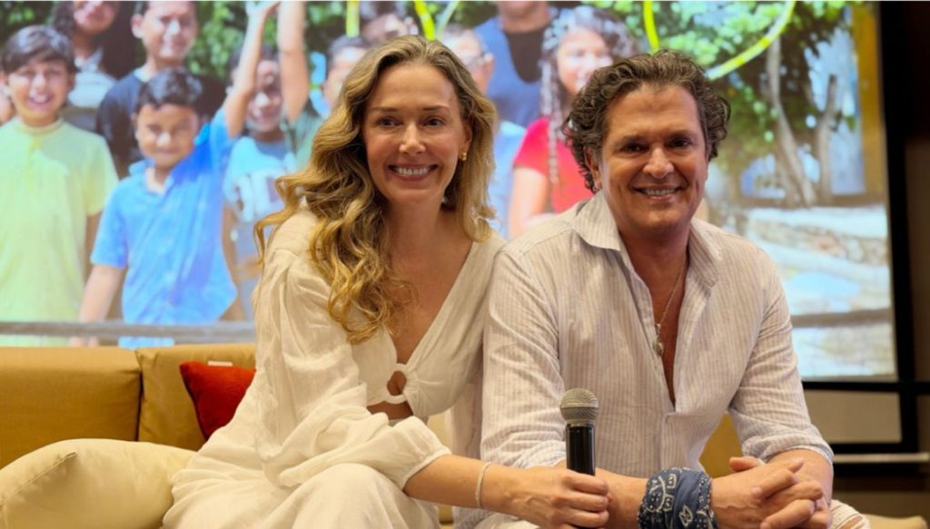 Carlos Vives y Claudia Elena celebran 10 años de Tras La Perla en Santa Marta