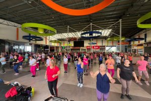 Pon tu cuerpo en forma con las clases gratuitas del Centro Comercial Portal de la 80