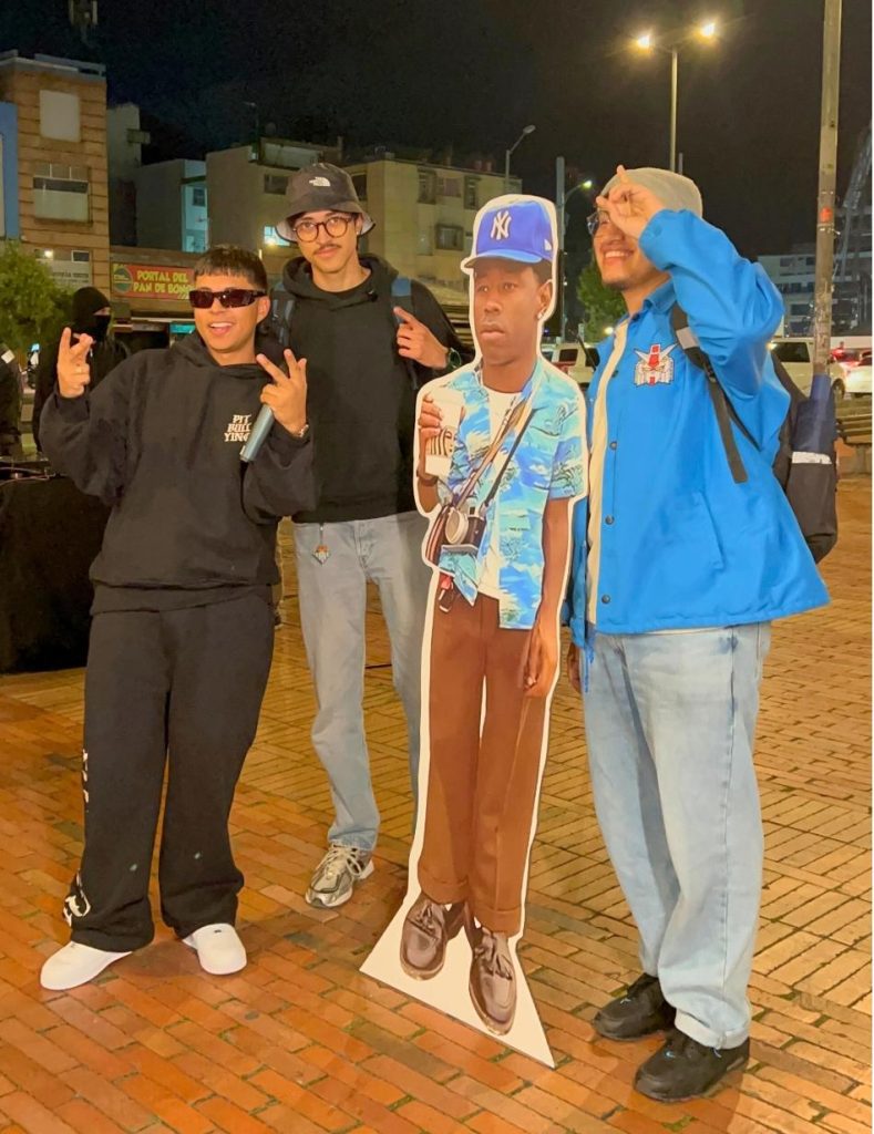 NIKO ARIAS ROBA LOS FANS A LOS HEADLINESS DEL FEP